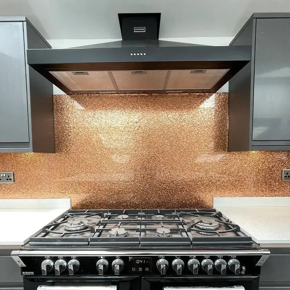 A custom 6mm 100% Luxury glass splashback in a kitchen | Creoglass