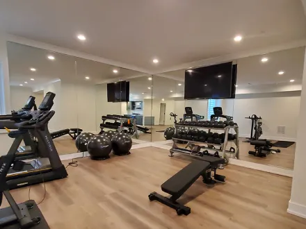 Floor ceiling mirror