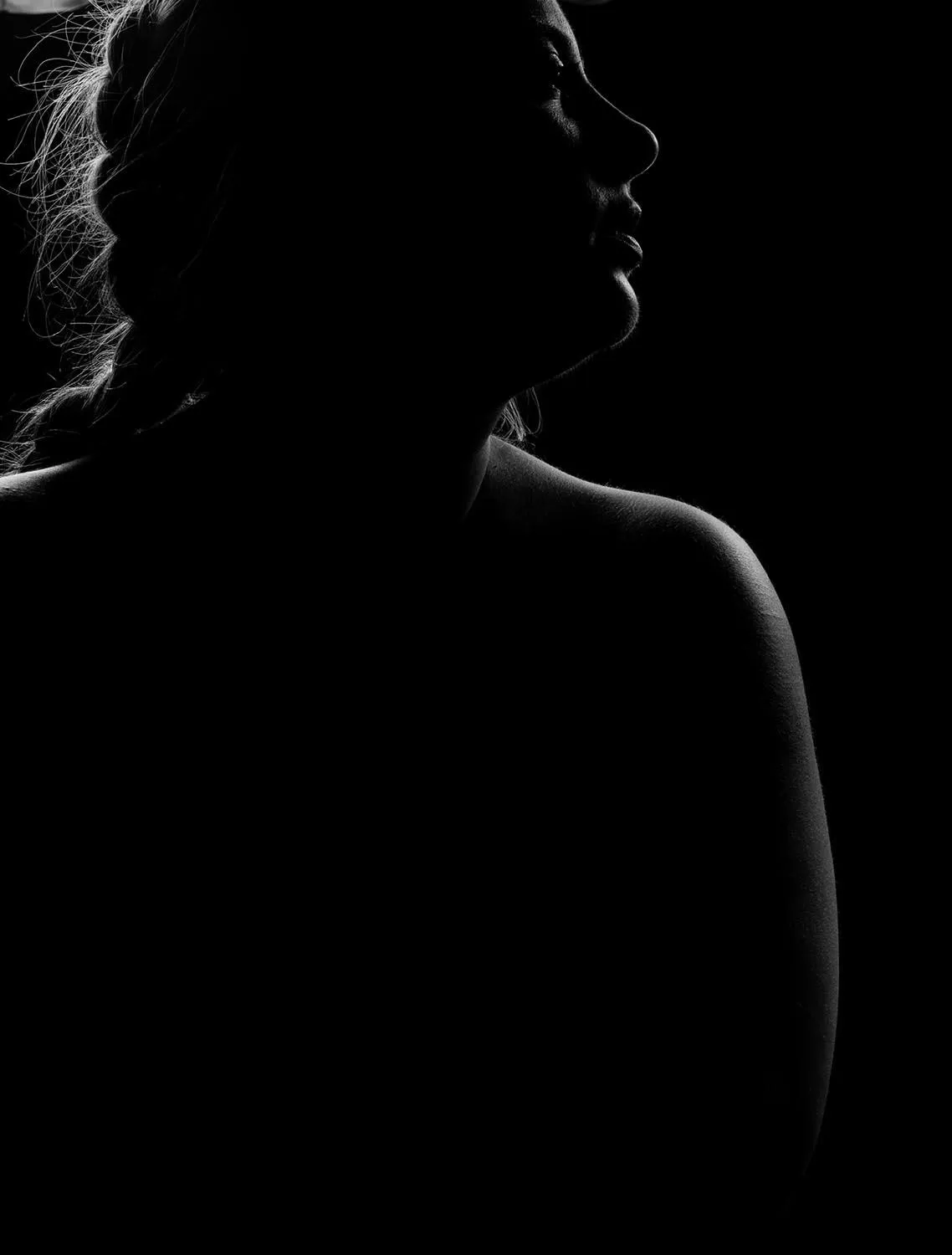 Grand Rapids boudoir photography black and white bodyscape of a woman.