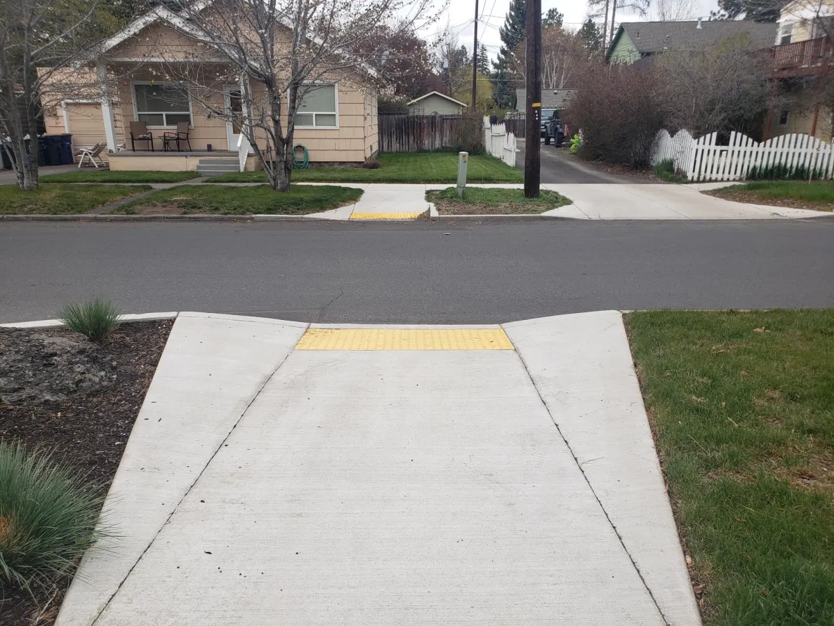 Bend Concrete builds and installs Driveway