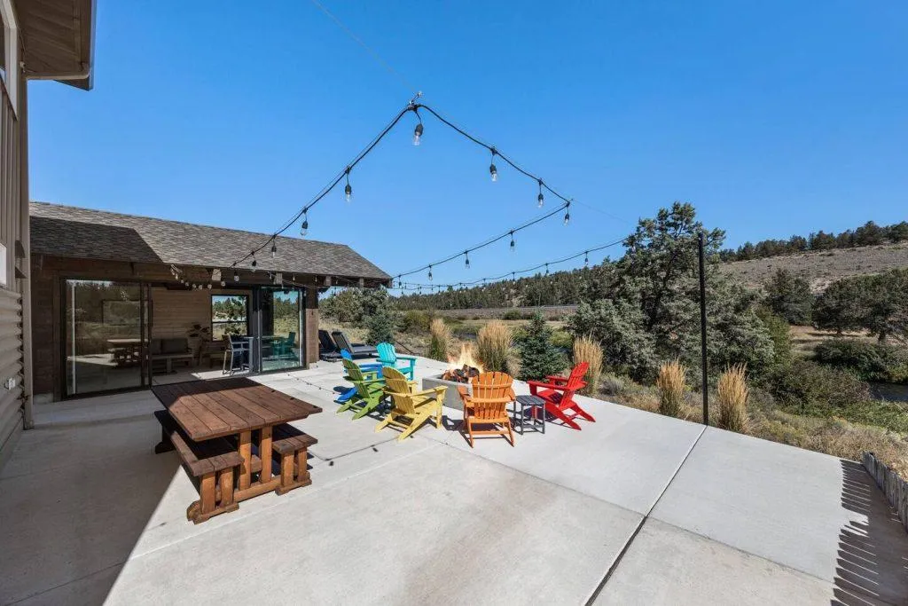 Bend Concrete builds and installs Patio