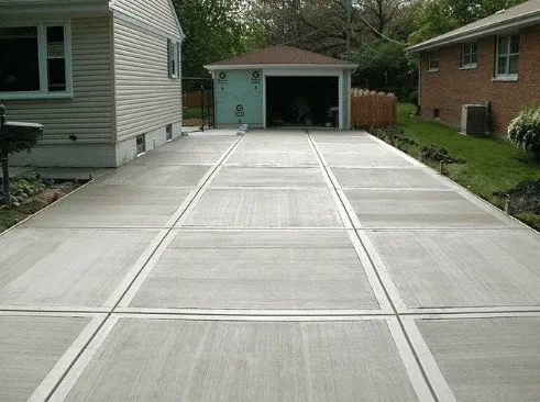 Bend Concrete builds and installs Driveway