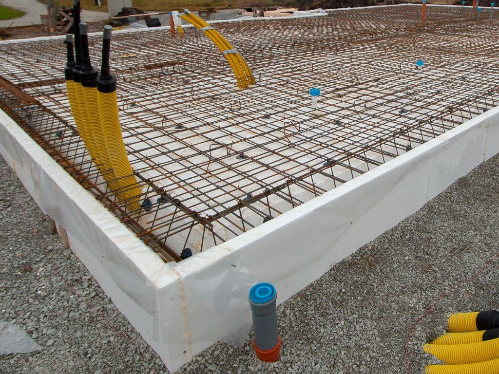 Formwork and reinforcement set for concrete garage foundation