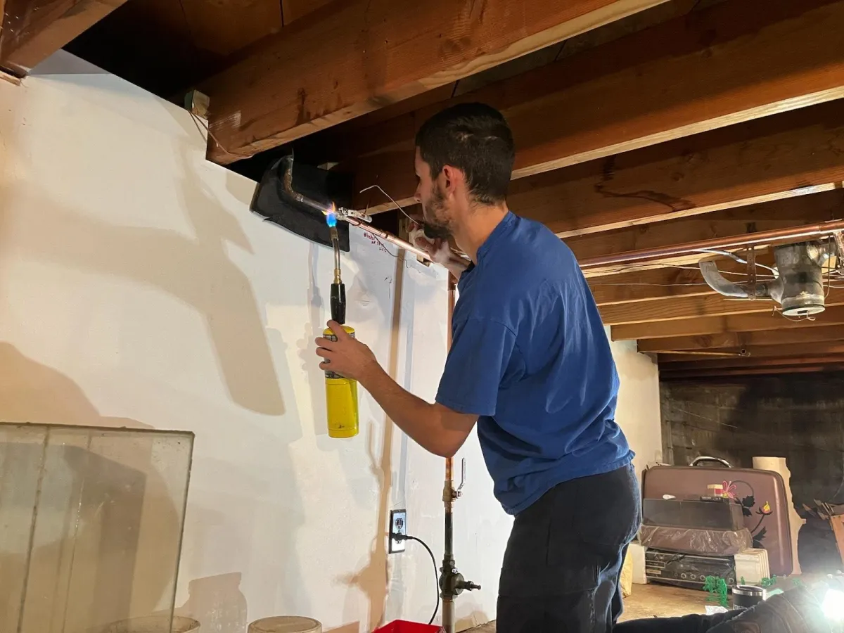 Tom Local 1 Plumbing Shower