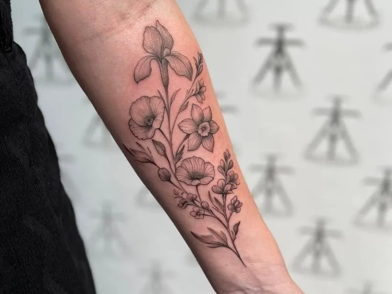 flower tattoo bij Alex tattoo artiest