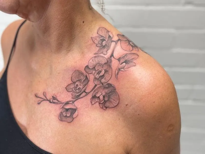 flower tattoo bij Alex tattoo artiest