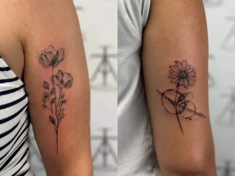fineliner flower tattoo bij Alex tattoo artiest