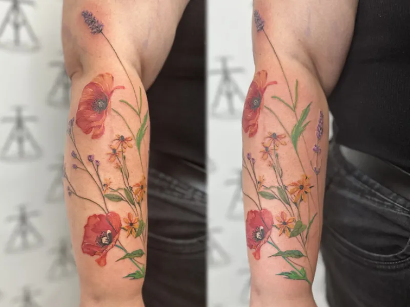 flower tattoo bij Alex tattoo artiest