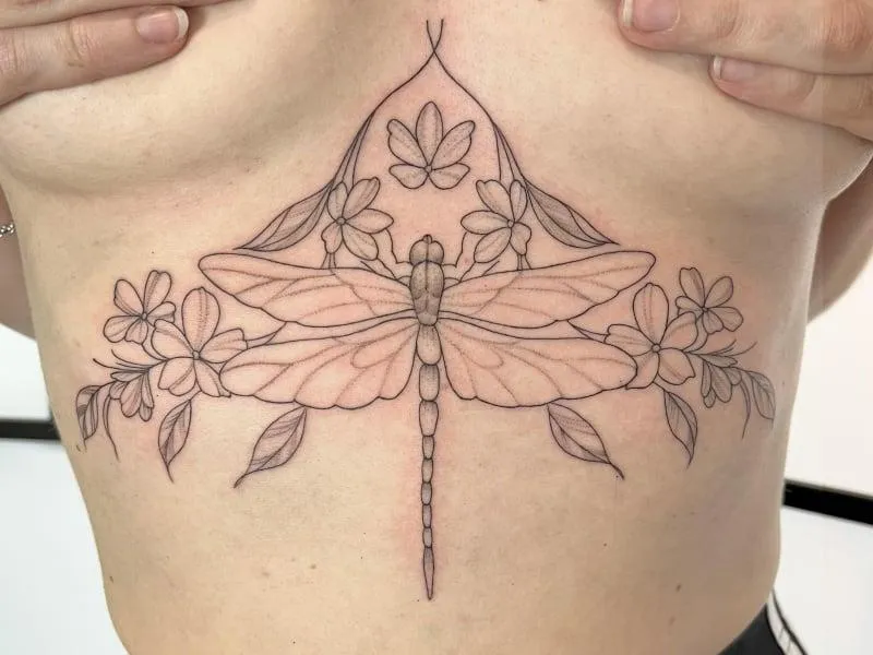 Fineline tattoo gezet door Dave bij Iris Tattoo Art Deventer