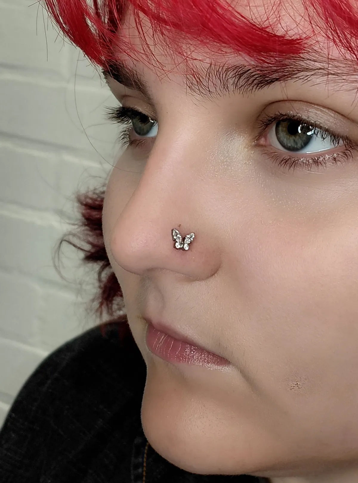 neus piercing Deventer Iris Tattoo Art