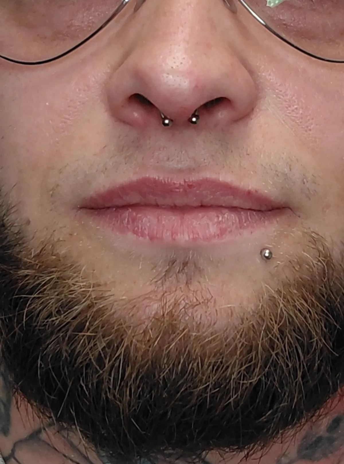 septum piercing Deventer Iris Tattoo Art