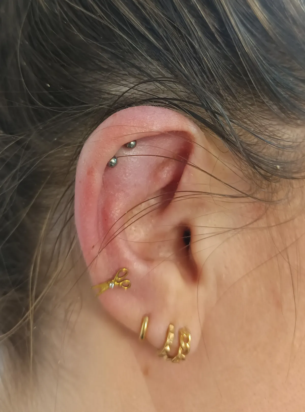 helix piercing Deventer Iris Tattoo Art