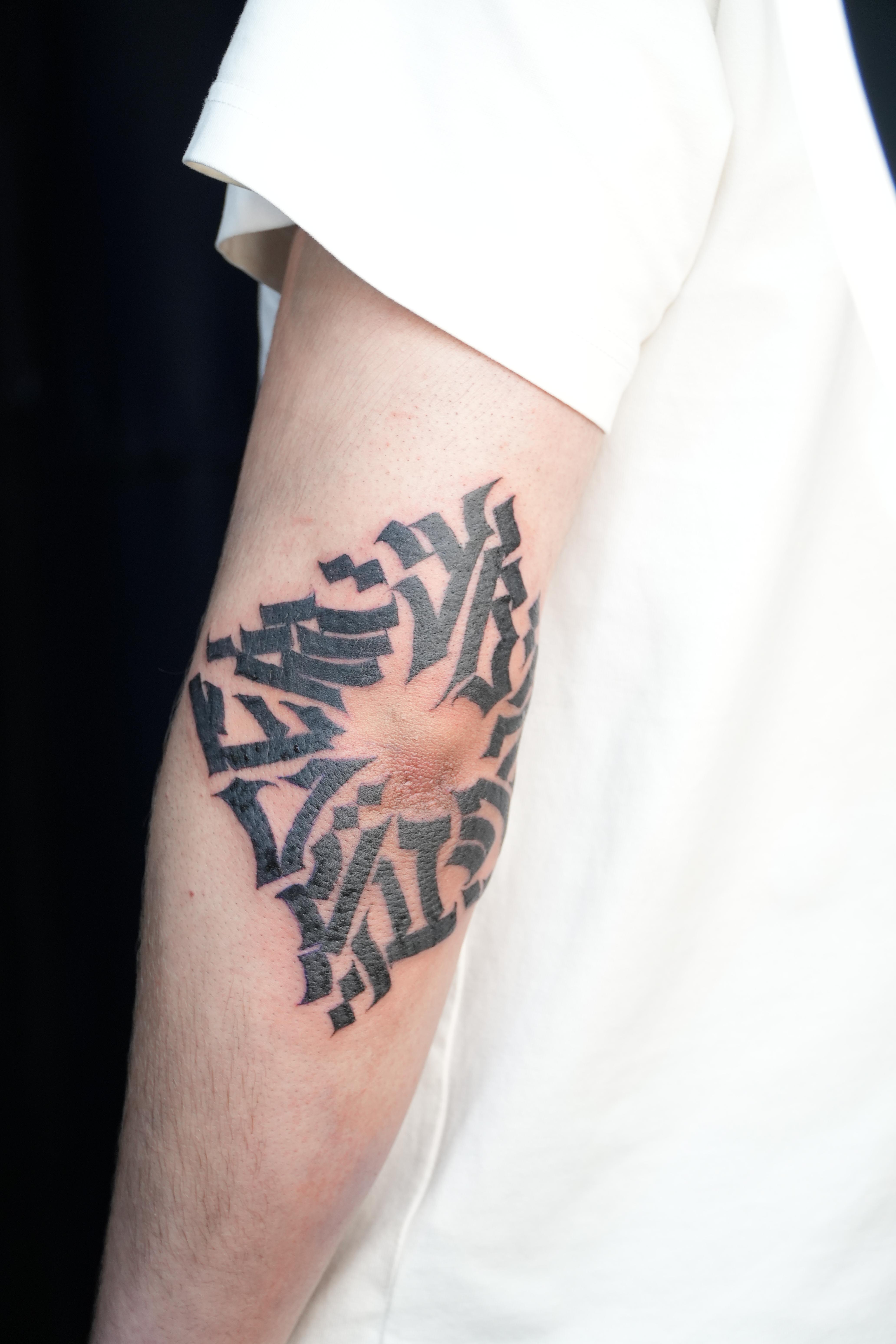 Dotwork, blackwork tattoos Overijssel