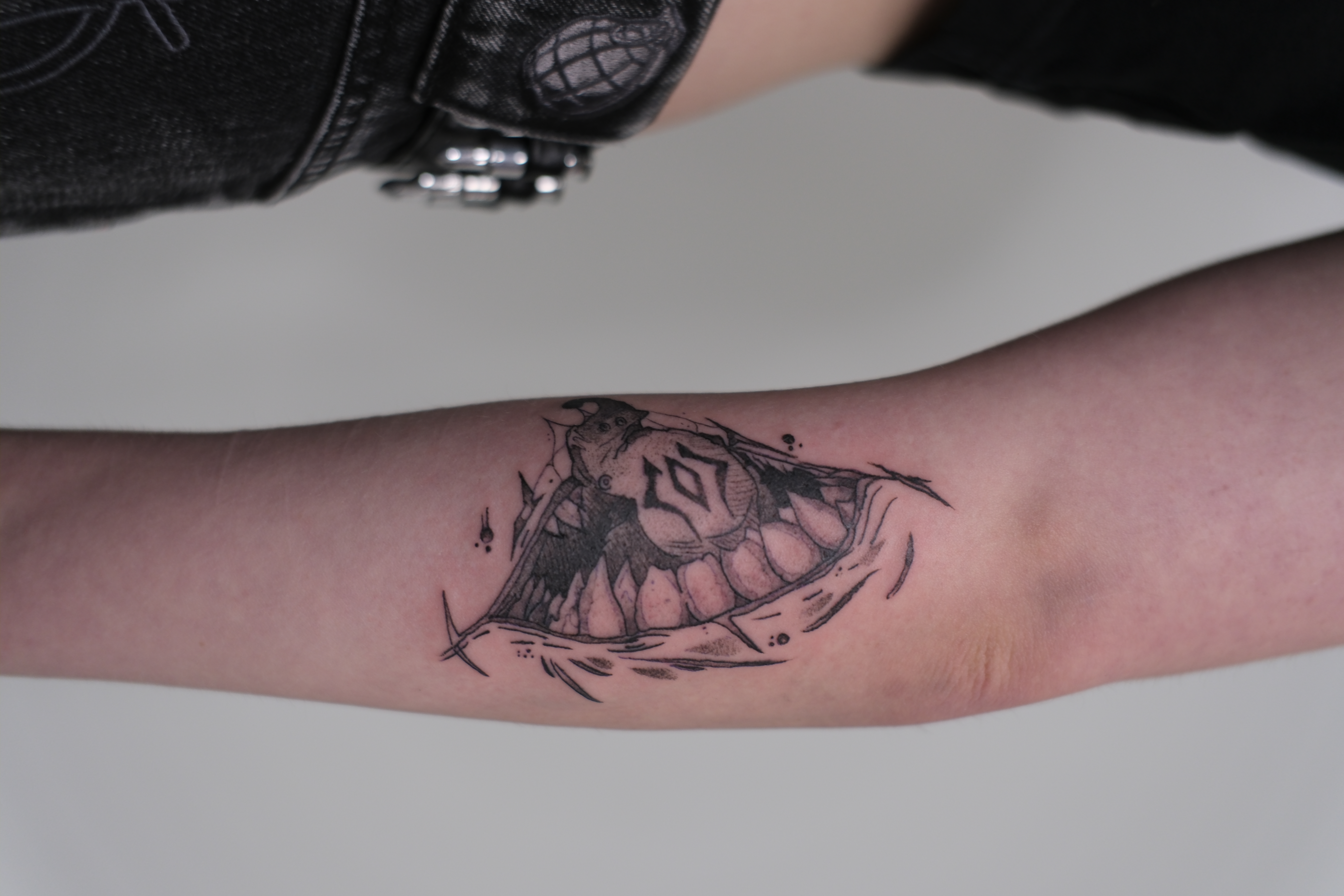 Dark ornamental tattoo Deventer