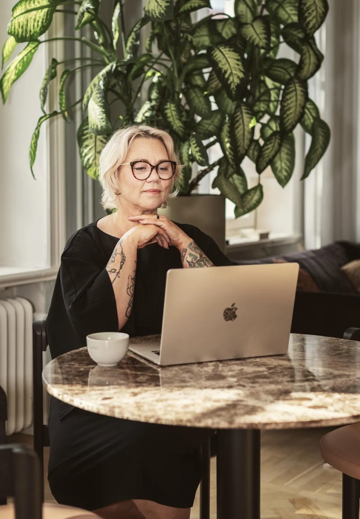 A calm, lifestyle portrait representing clarity and focus