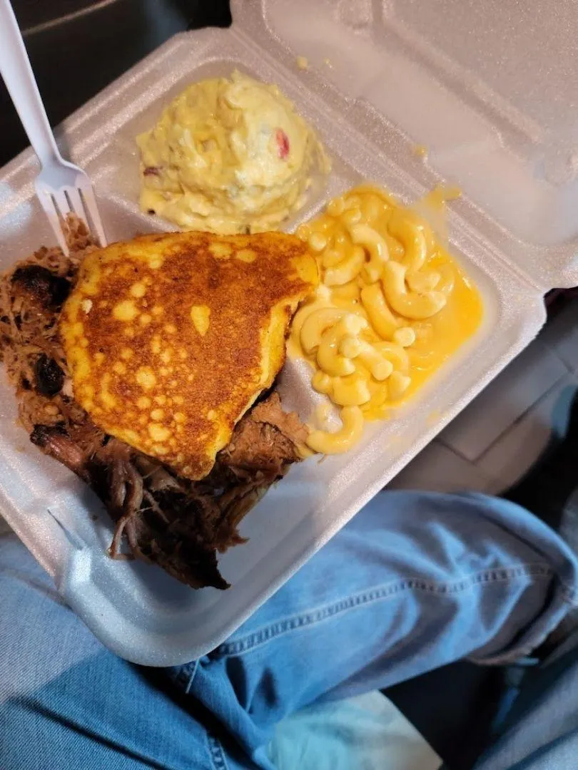 Pulled Choice of Meat with Bun Toast