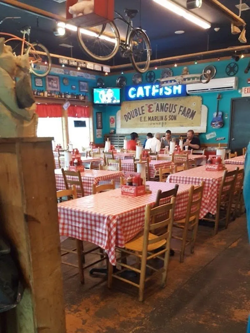 View inside the New Moon BBQ