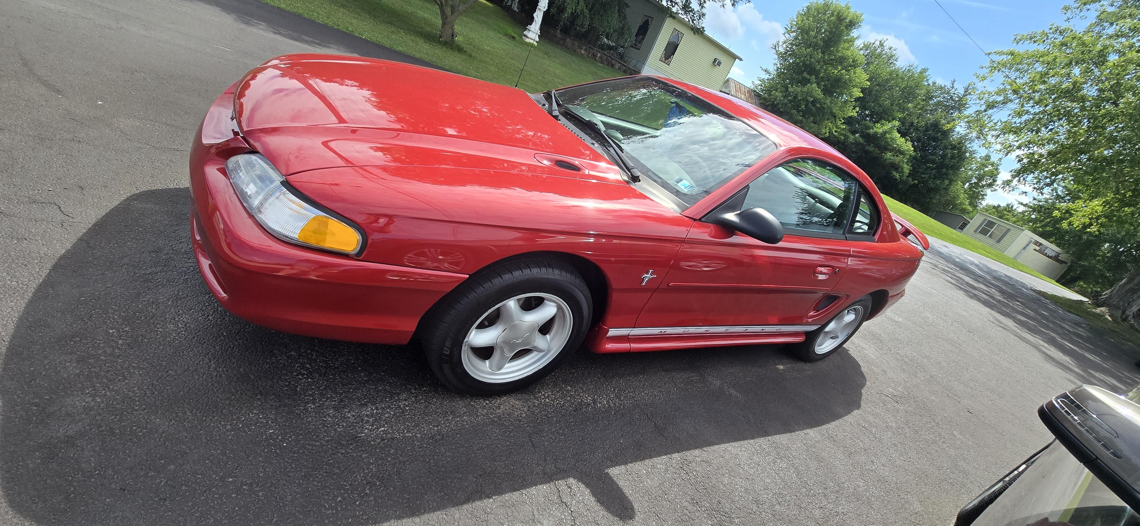 1997 Ford Mustang - Coupe 2 Dr