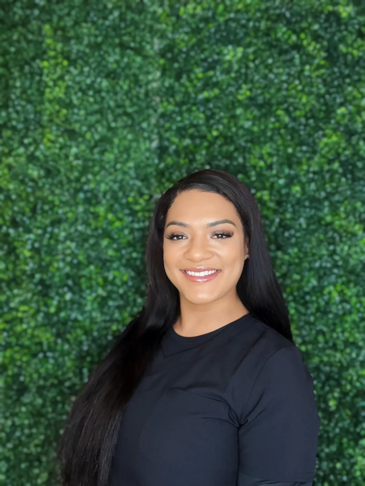 Lachelle founder of Lovely Aesthetics XO providing non-invasive cryo body sculpting in Portland