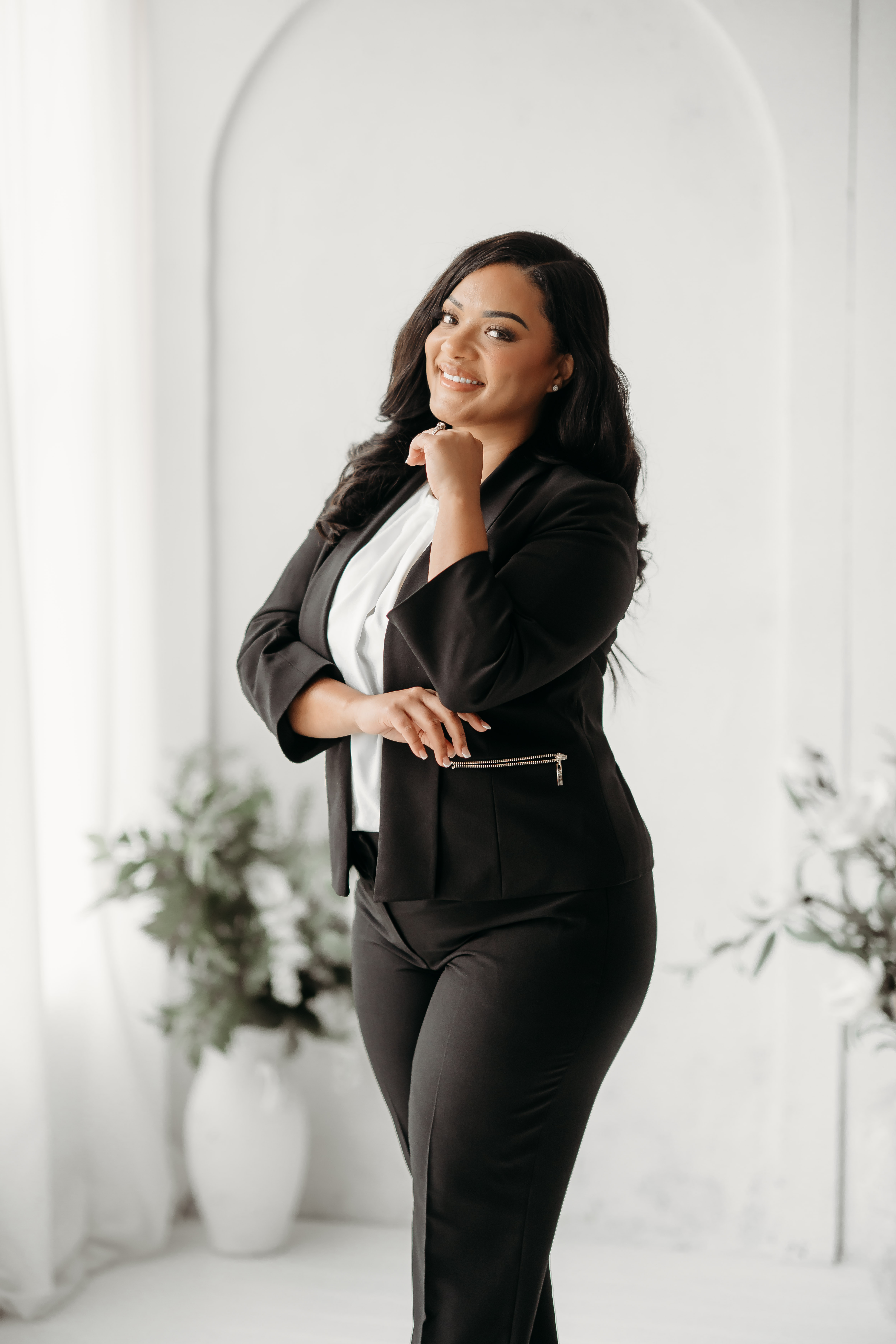 Lachelle, Founder of Lovely Aesthetics XO in Portland, Oregon, providing non-invasive Cryo fat freezing.