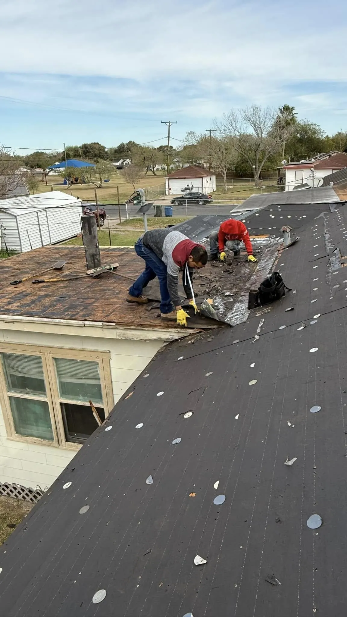 crew doing a Roof Repair.