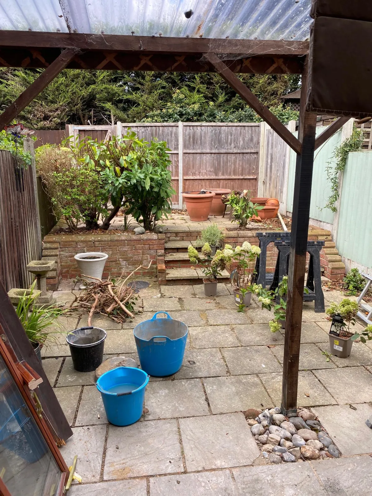 The courtyard garden in the tidying process