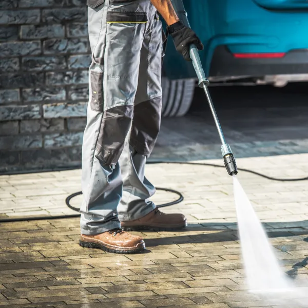 Pressure washing in San Diego