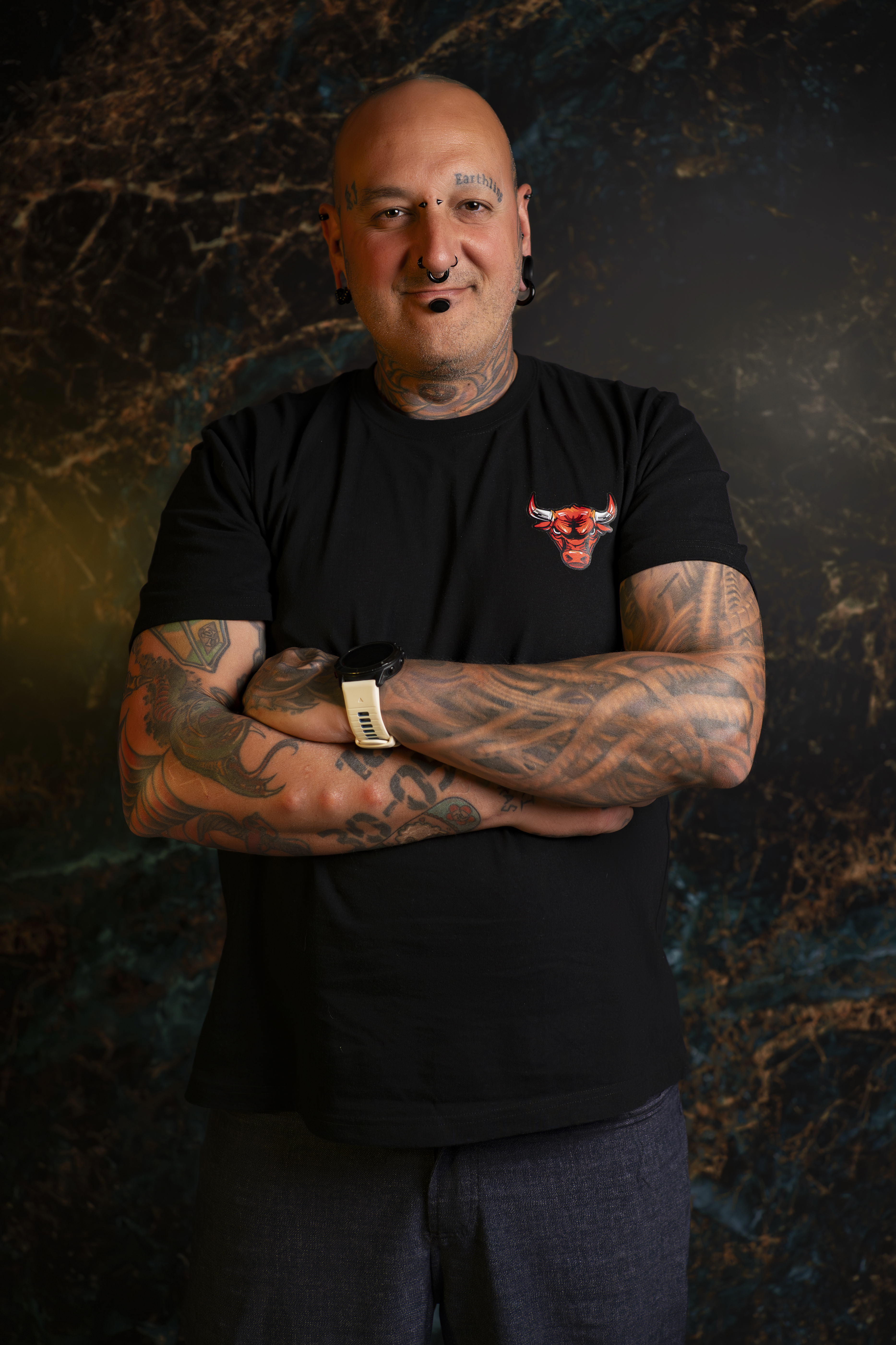Andrés, experto en microdermal de Perseverance Bodyart