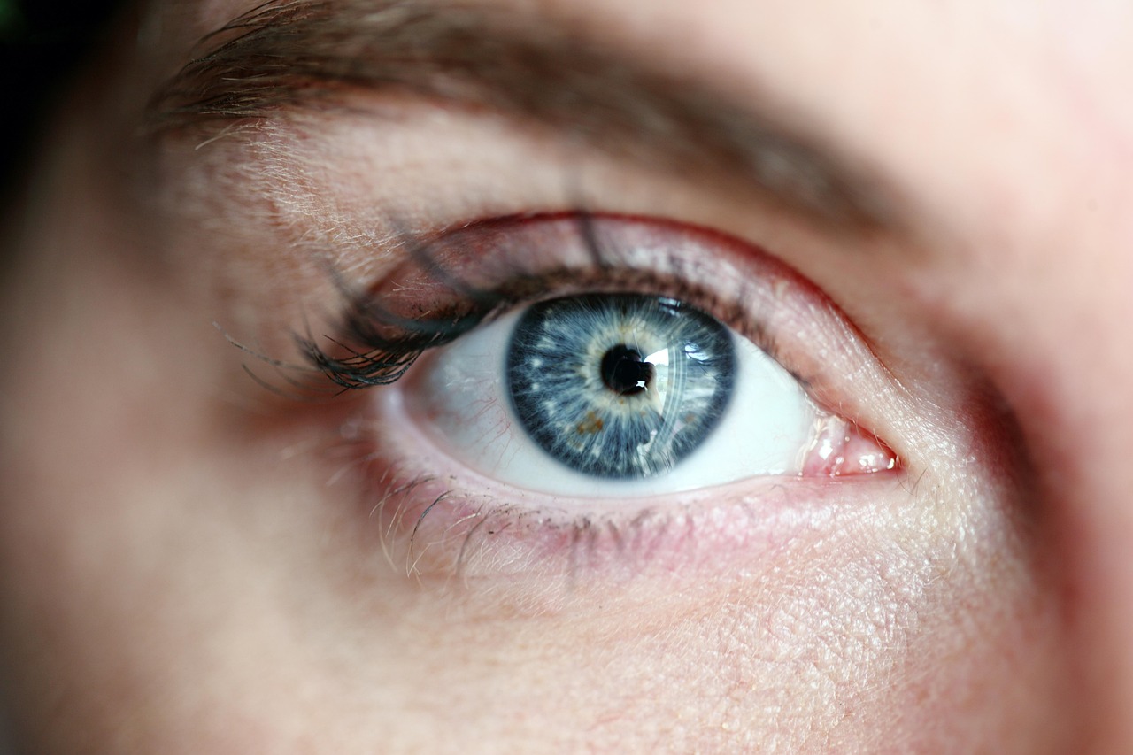 Stop Microblading Your Brows: Why Nano & Powder Brows Are the Future of Beautiful Brows