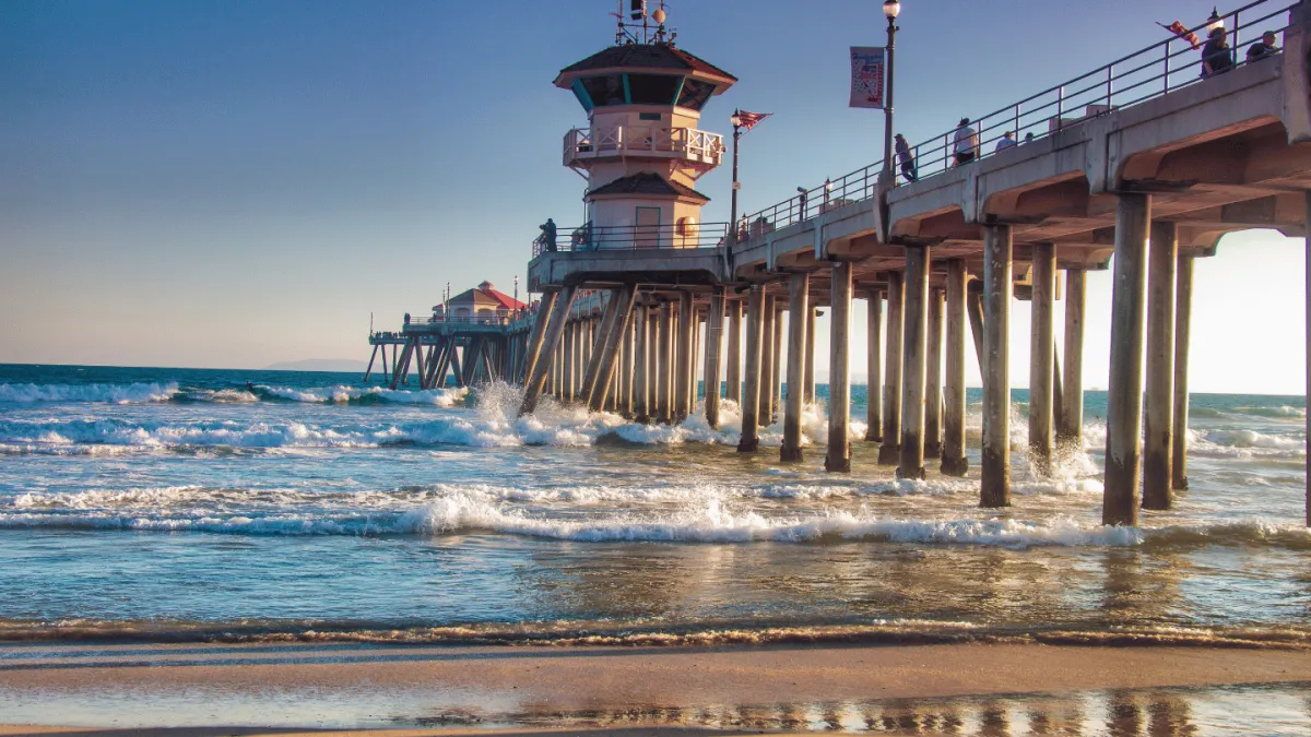 Huntington Beach neighborhood representing senior downsizing services for local families