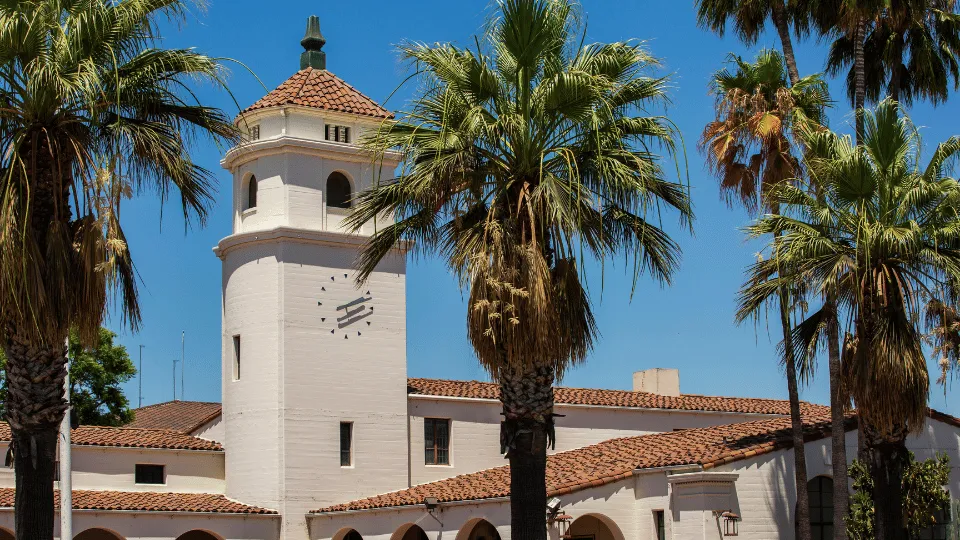Fullerton neighborhood homes representing senior downsizing services for local families.