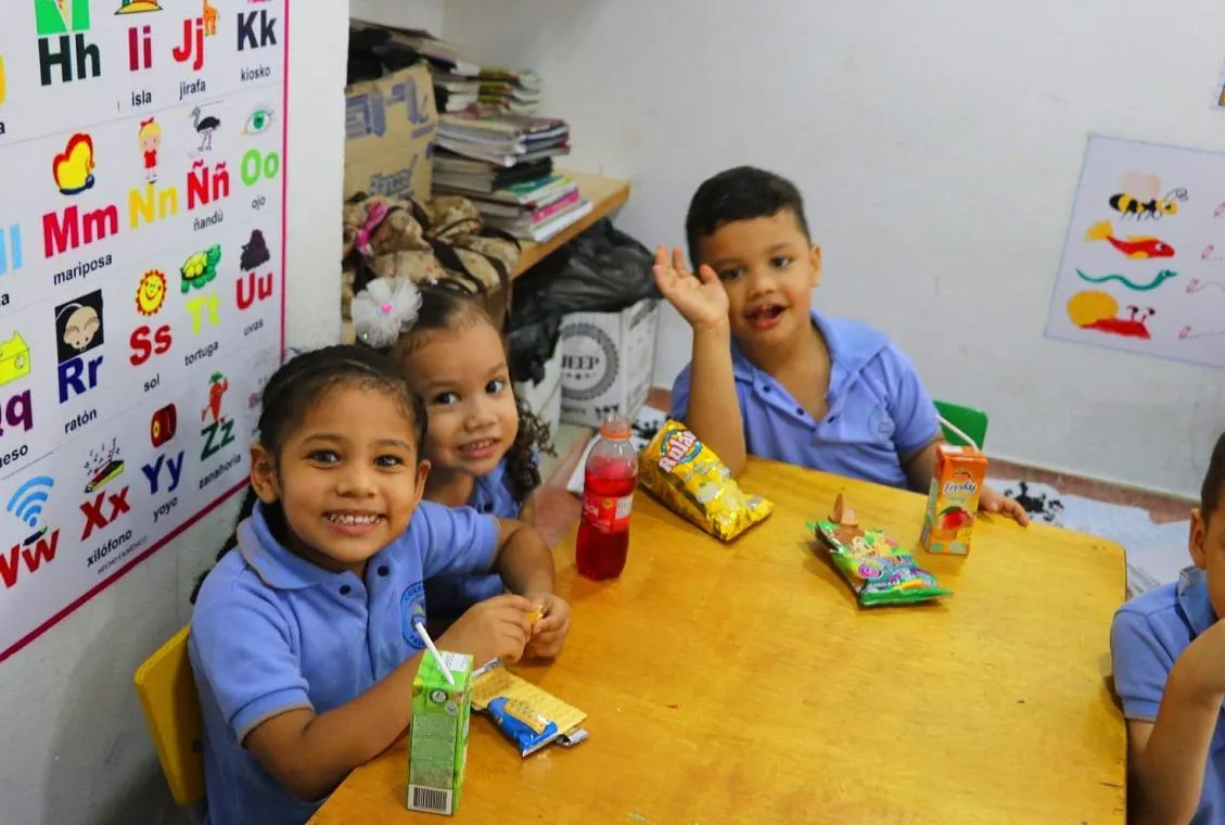 niños merendando