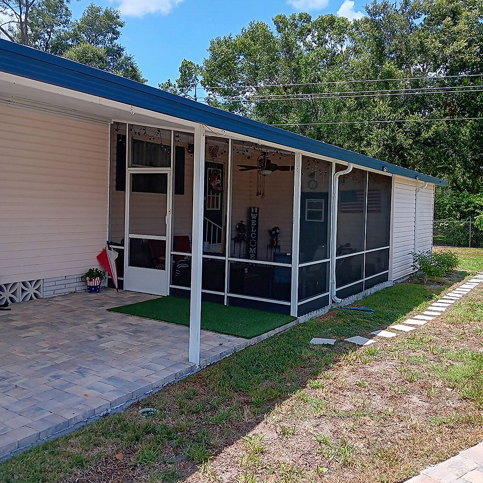 Screened lanai with outdoor furniture in Boynton Beach