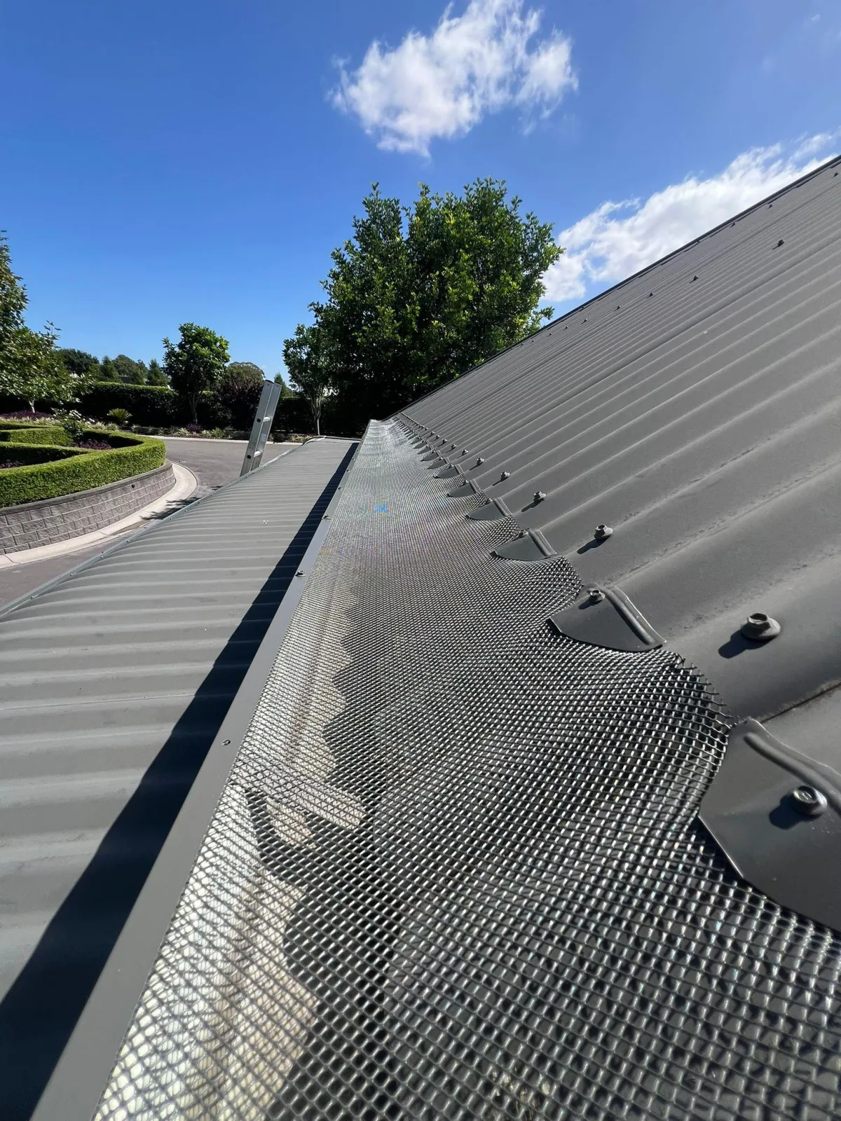 Installed 4mm Aluminium Gutter Guard on Corrugated Roof