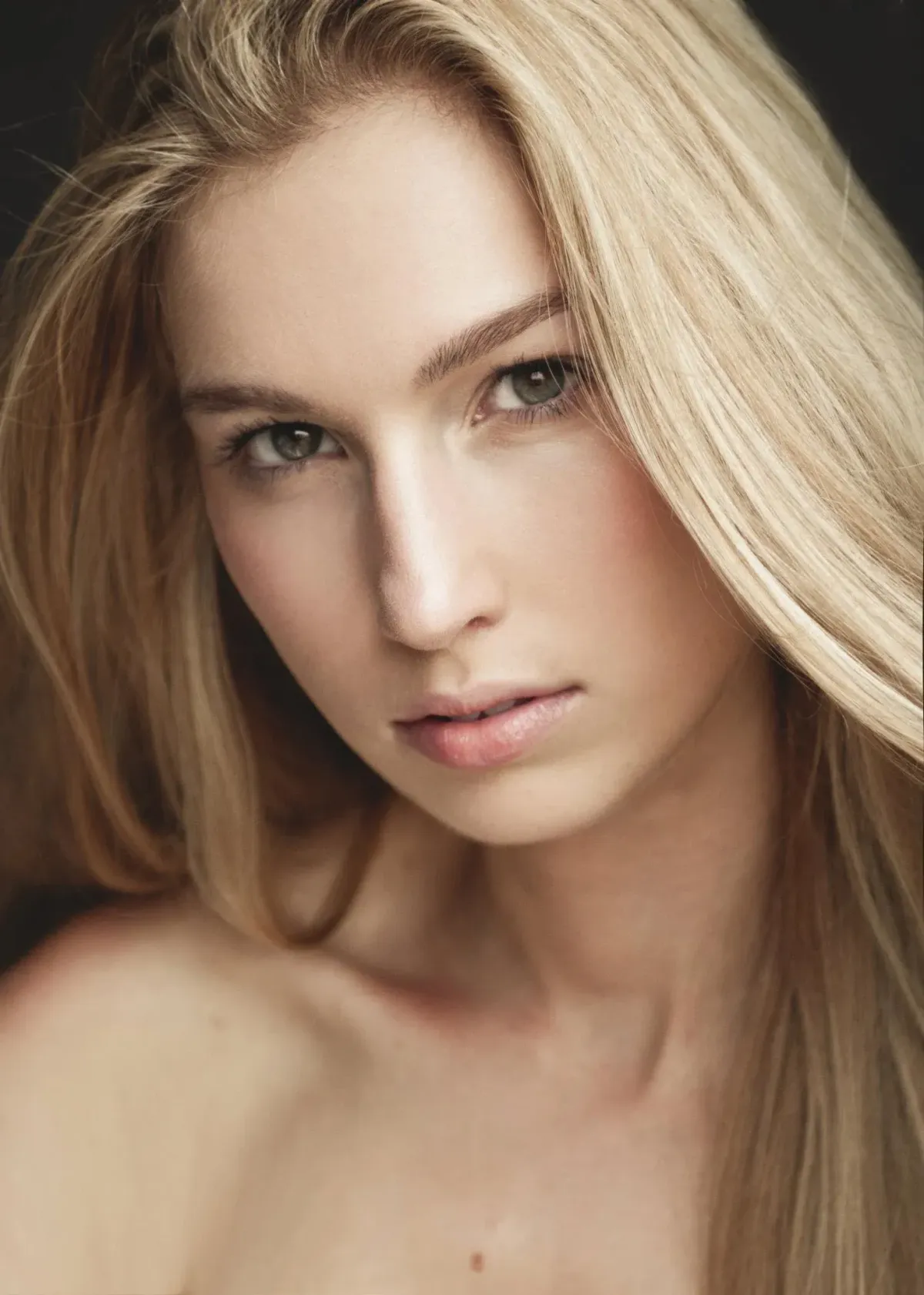 Bride with soft, natural water-based airbrush makeup, Tampa Bay wedding makeup artist