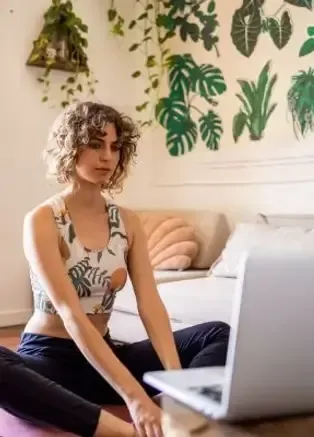 Flexible hybrid training programs that combine virtual and in-person sessions to fit your travel schedule