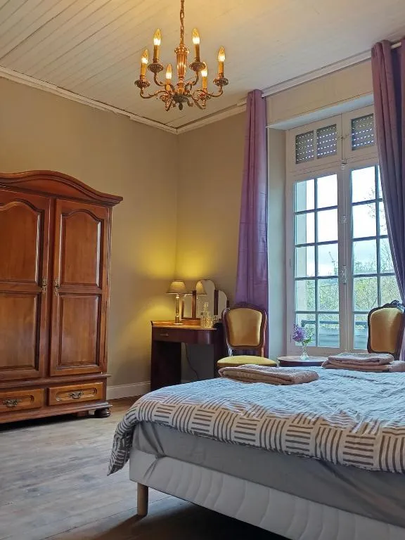 La Romantique Suite Bedroom