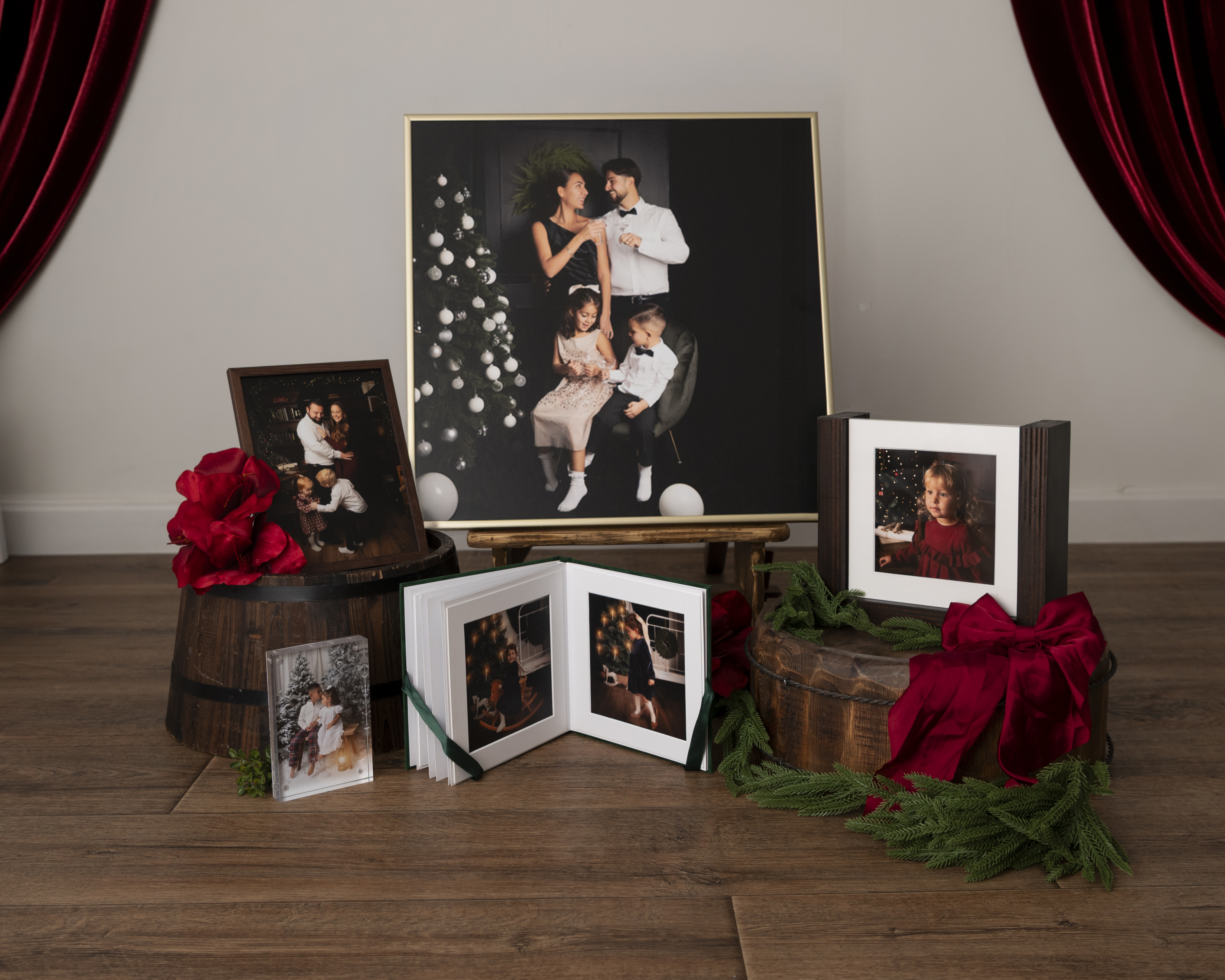 Tavelram, fotoalbum, trädisplay och akrylglas från fotografering hos Little Moments.
