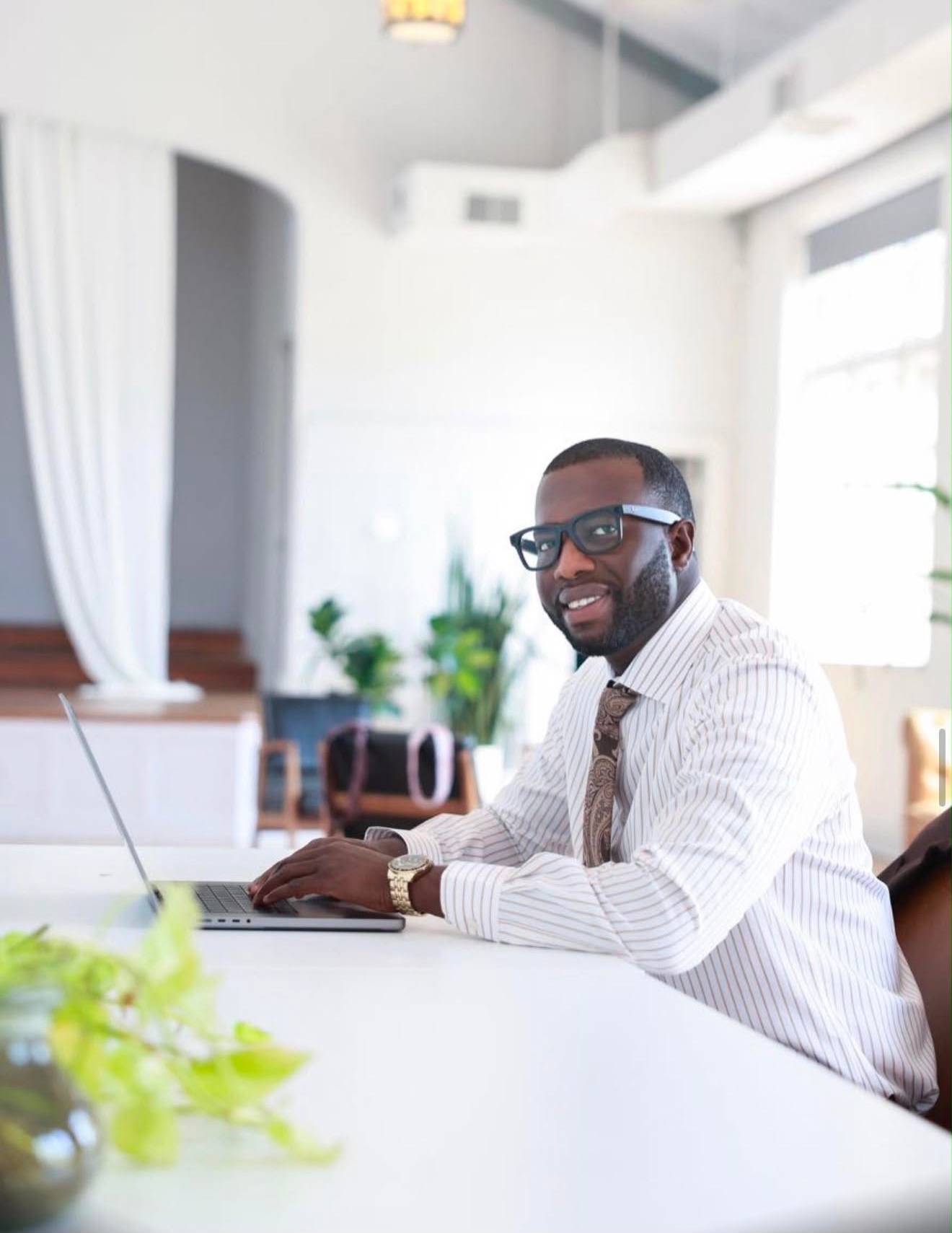 Real Estate Agent in Knoxville , Tn