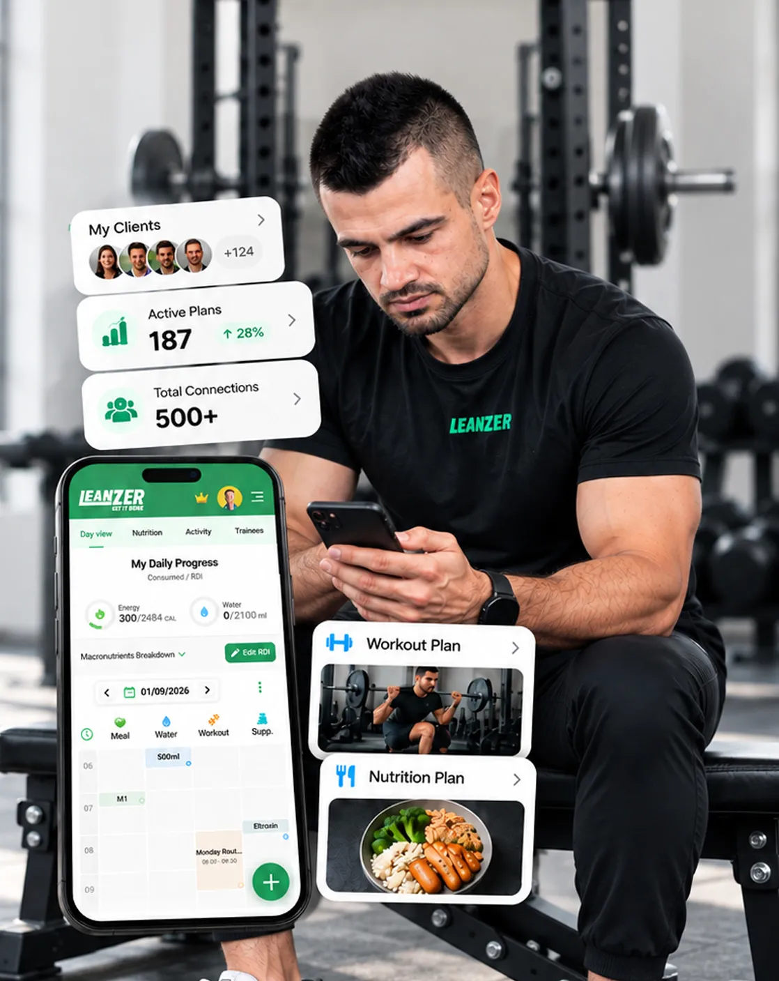 Elie, Founder of Leanzer coaching clients in an athletic training studio