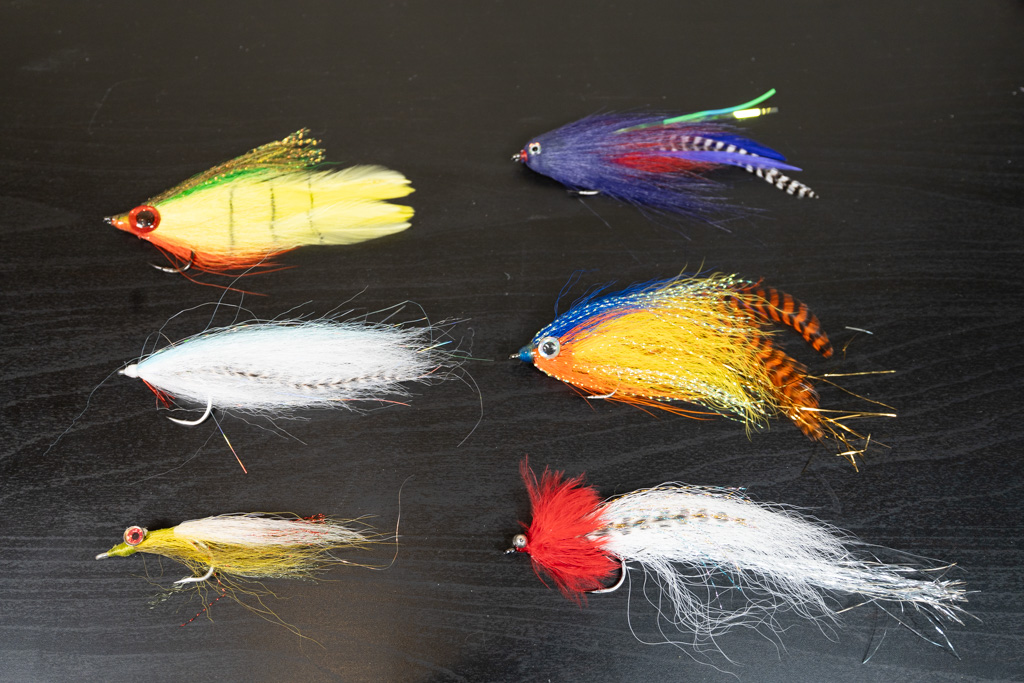 Large baitfish flies