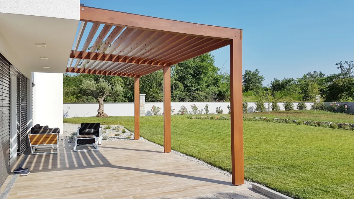 gorgeous pergola & outdoor living space