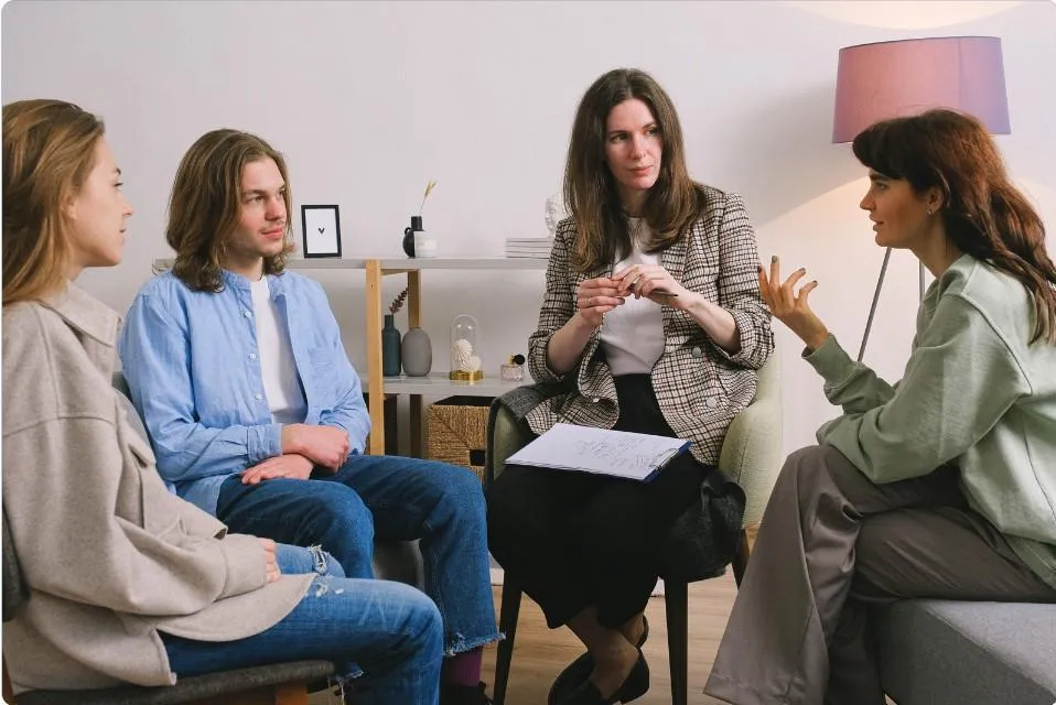 Une groupe de collègue en pleine séance de Sophrologie