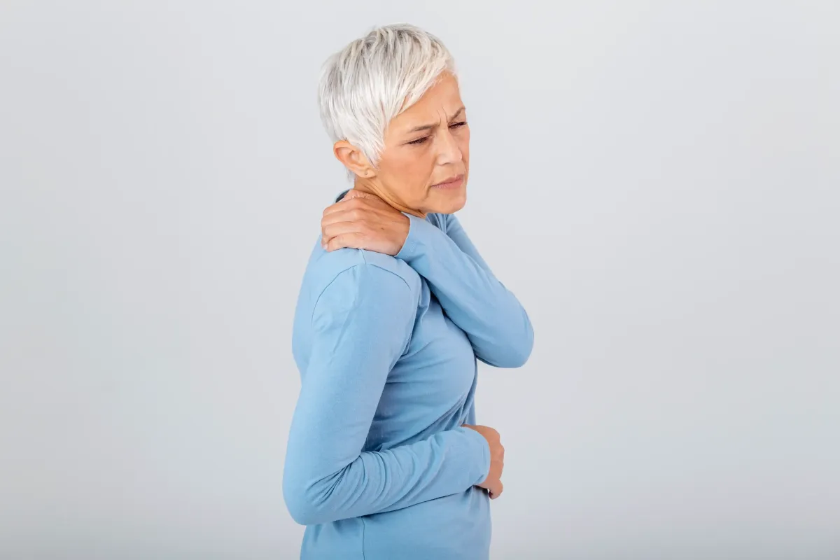 How to Tell the Difference Between Shoulder and Neck Pain