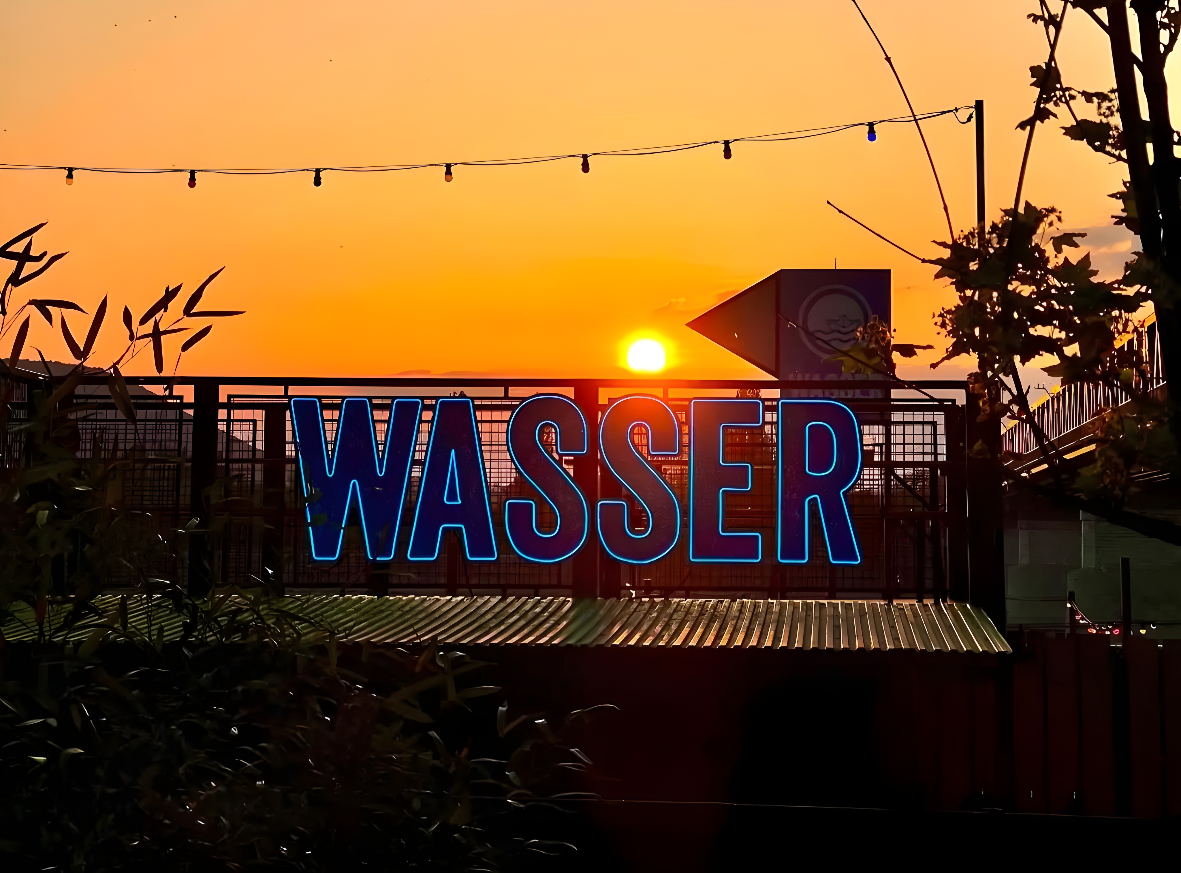 Végre újra nyitva a Wasser – Budapest egyik legszebb naplementéje a Duna-parton