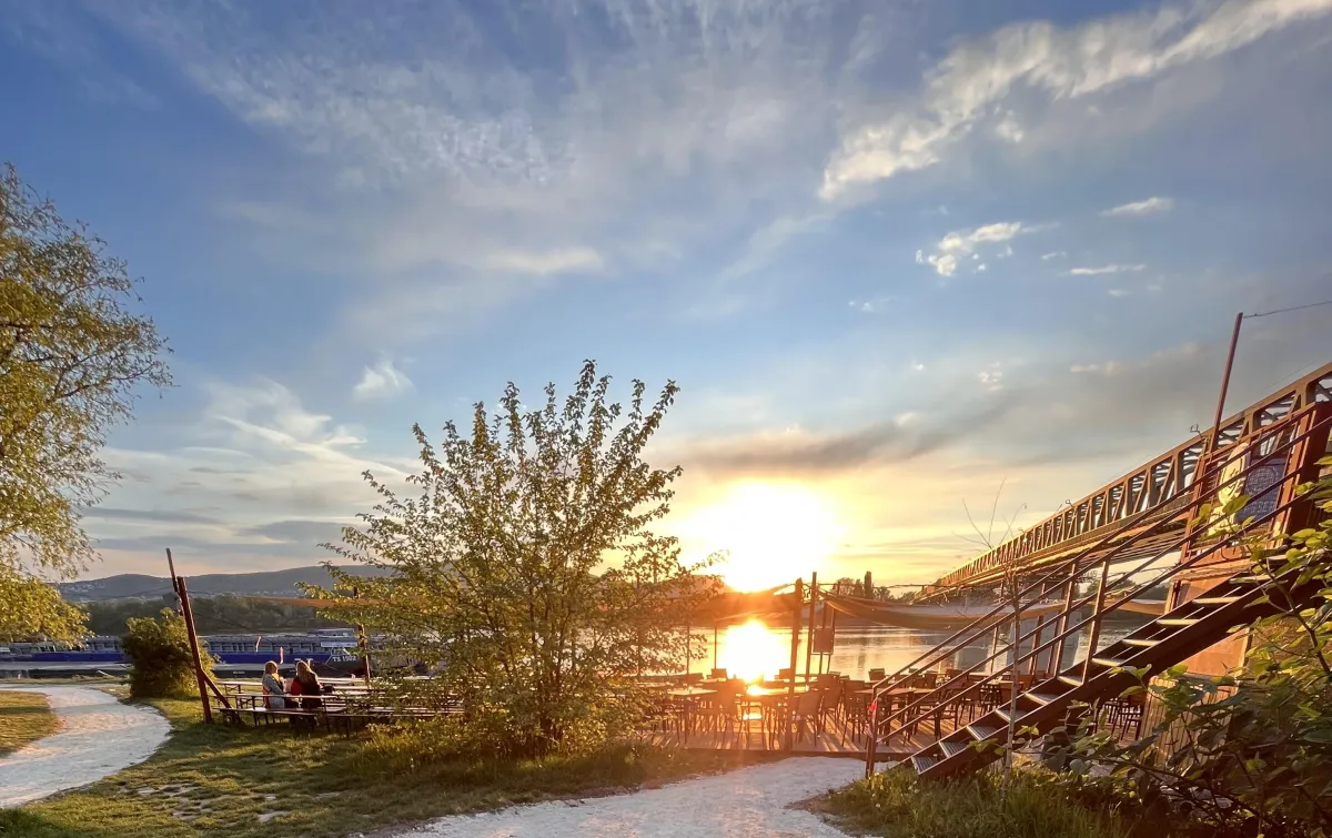 Céges rendezvény 200–500 főre Budapesten – helyszín és szervezés egyben