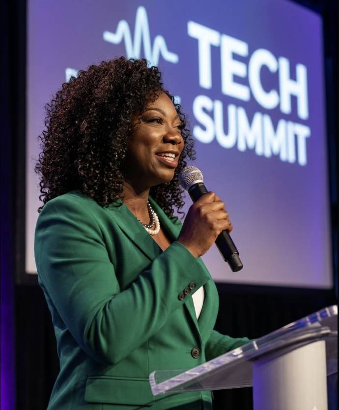HelloChristiana  Speaking on stage