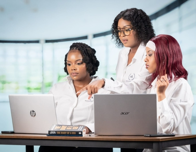 Mphoentle Accountants is a professional accounting firm in Potchefstroom providing expert tax services, bookkeeping, payroll management and company registration support to businesses and individuals in Baillie Park and surrounding areas.