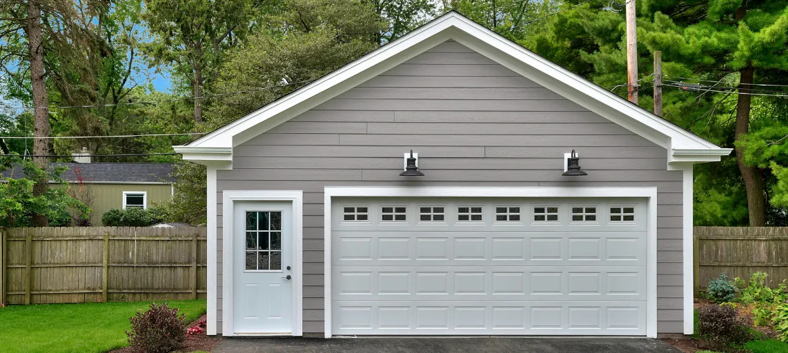 Modern kitchen remodel featuring custom cabinetry, high-end countertops, and premium appliances for a stylish and functional space.