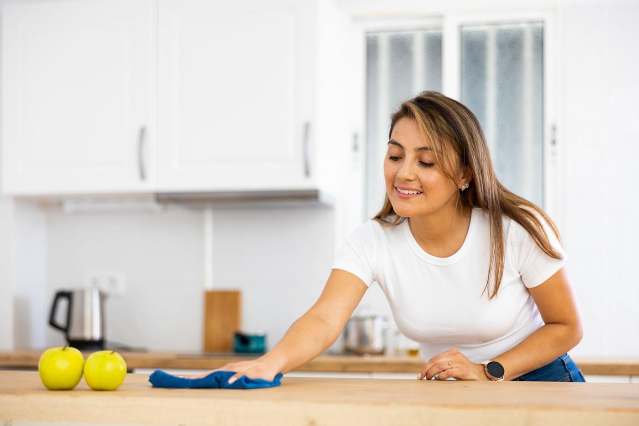 The Ultimate Cleaning Checklist for Busy Homeowners (Save Time Without Sacrificing Cleanliness)